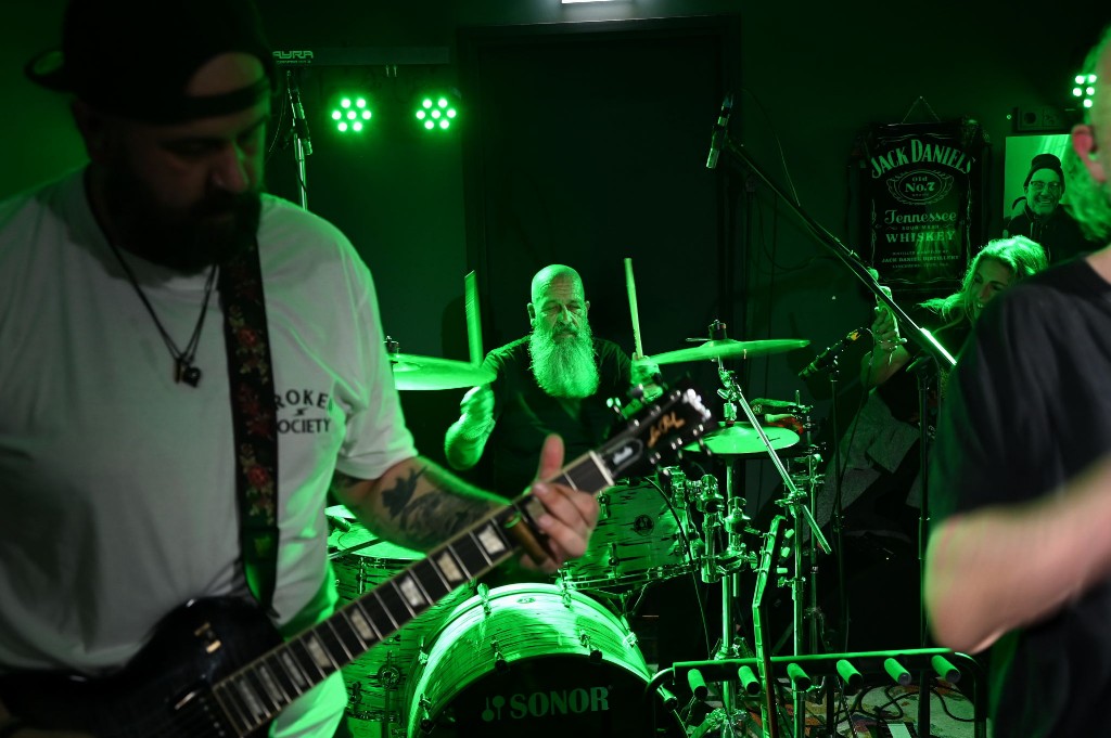 ../Images/10 jaar Ro's Barbershop 301.jpg